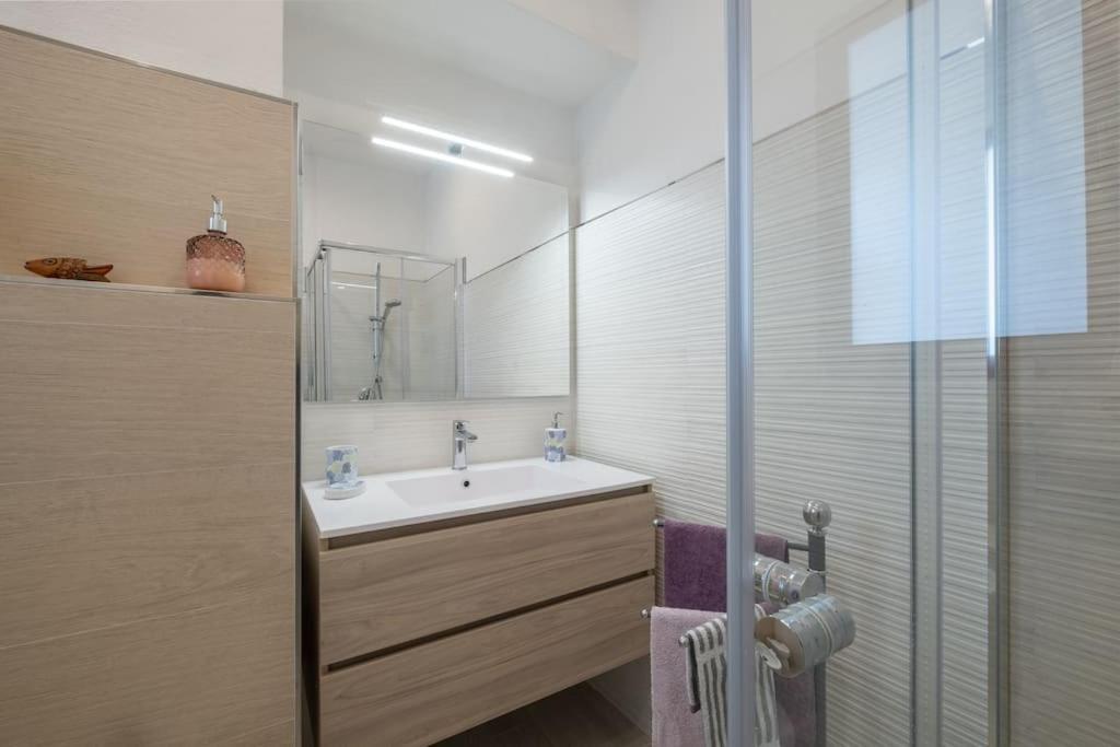 Апартаменты Casa Ofride -Centro-Poetto 10 Min-Wi-Fi-Netflix Кальяри Экстерьер фото